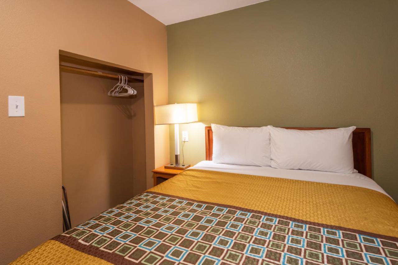 פורקס Town Motel מראה חיצוני תמונה