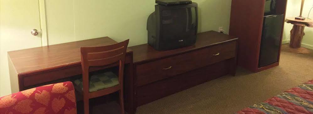 פורקס Town Motel מראה חיצוני תמונה